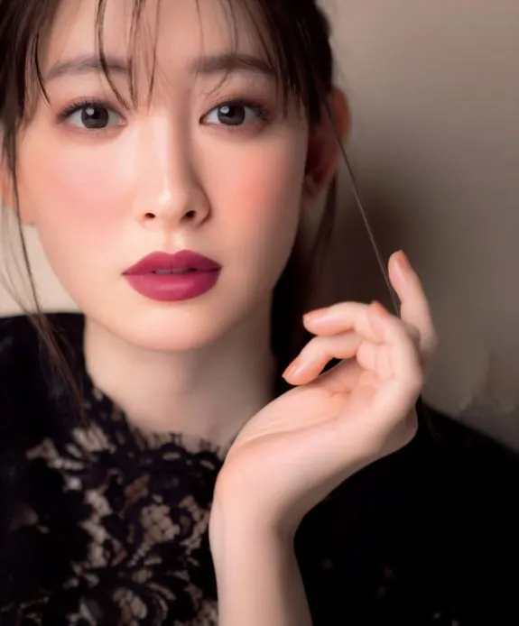 小嶋陽菜 1