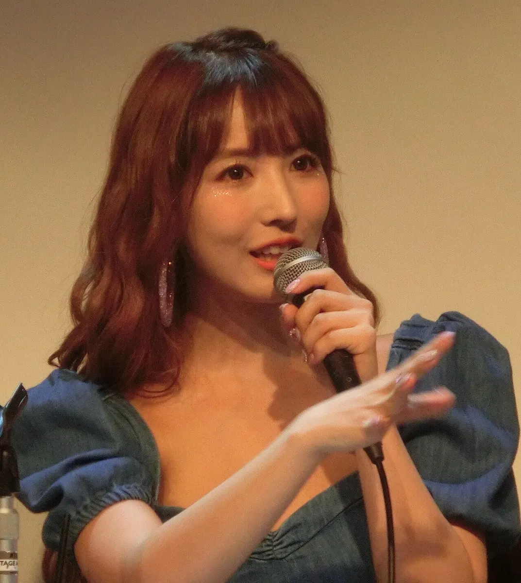 三上悠亜 1