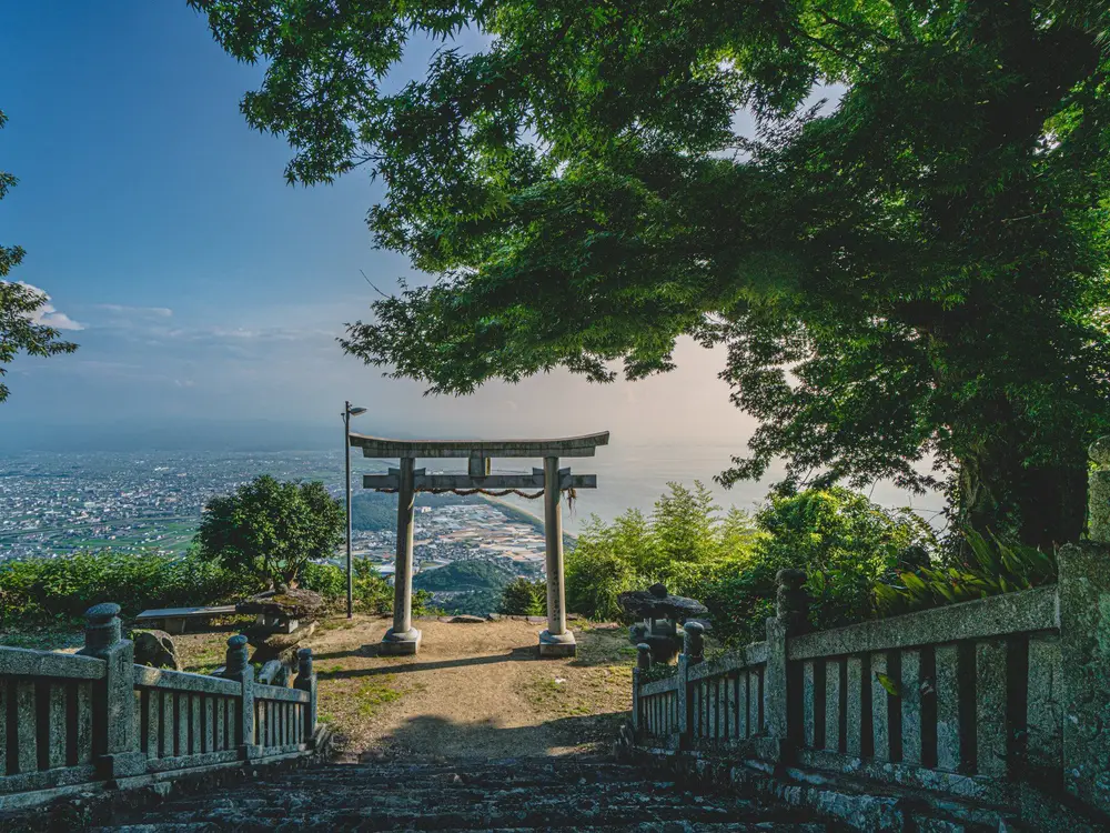 朝の鳥居