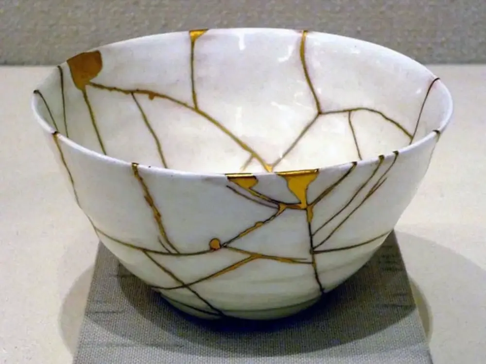金継ぎされた器